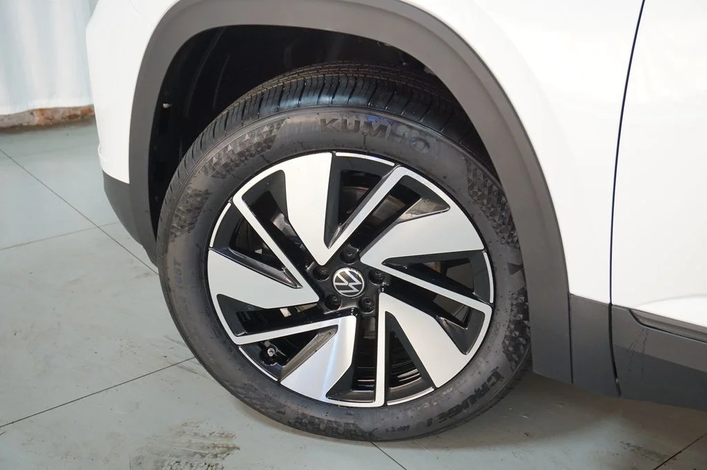New 2026 Opal White Volkswagen 2.0T SE w/Technology image 33