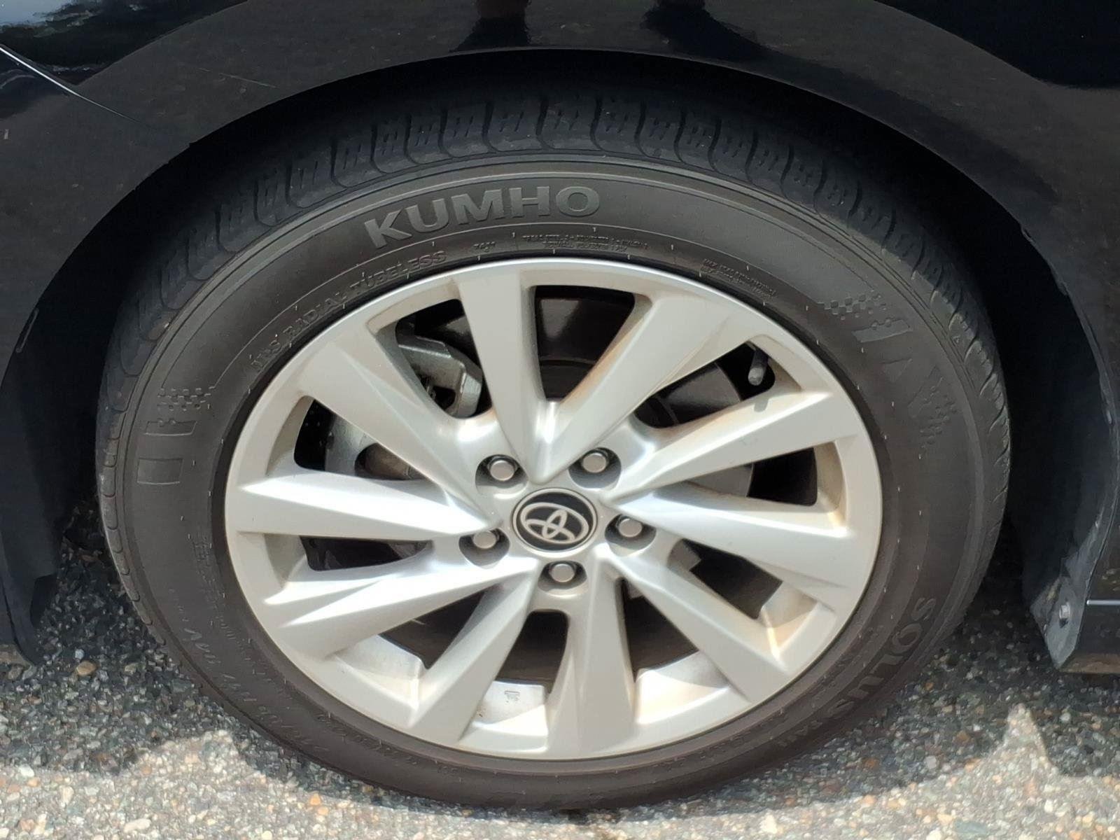 Used 2024  TOYOTA  image 4