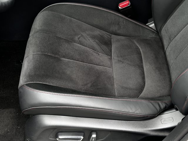 Used 2025 Solar Silver Metallic Acura FWD A-SPEC image 9