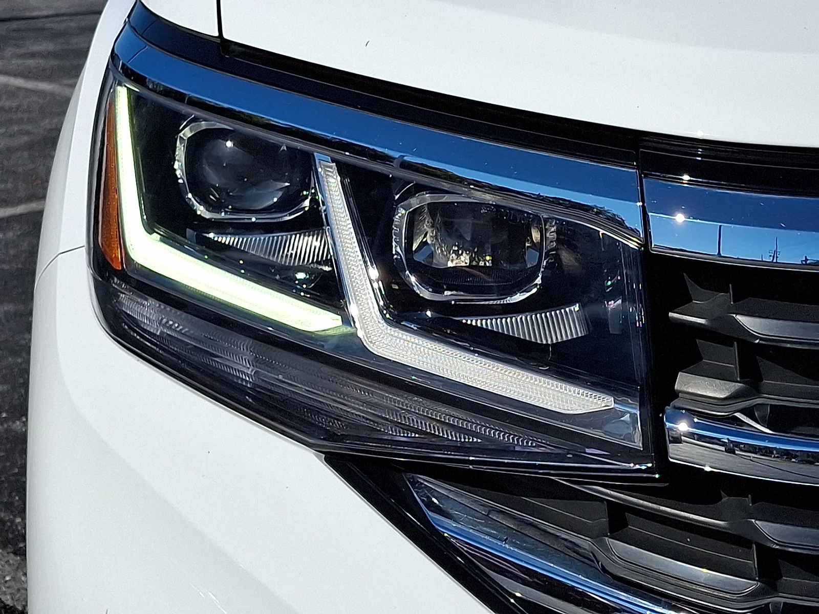 2022 Volkswagen Atlas SE w/Tech - Photo 11