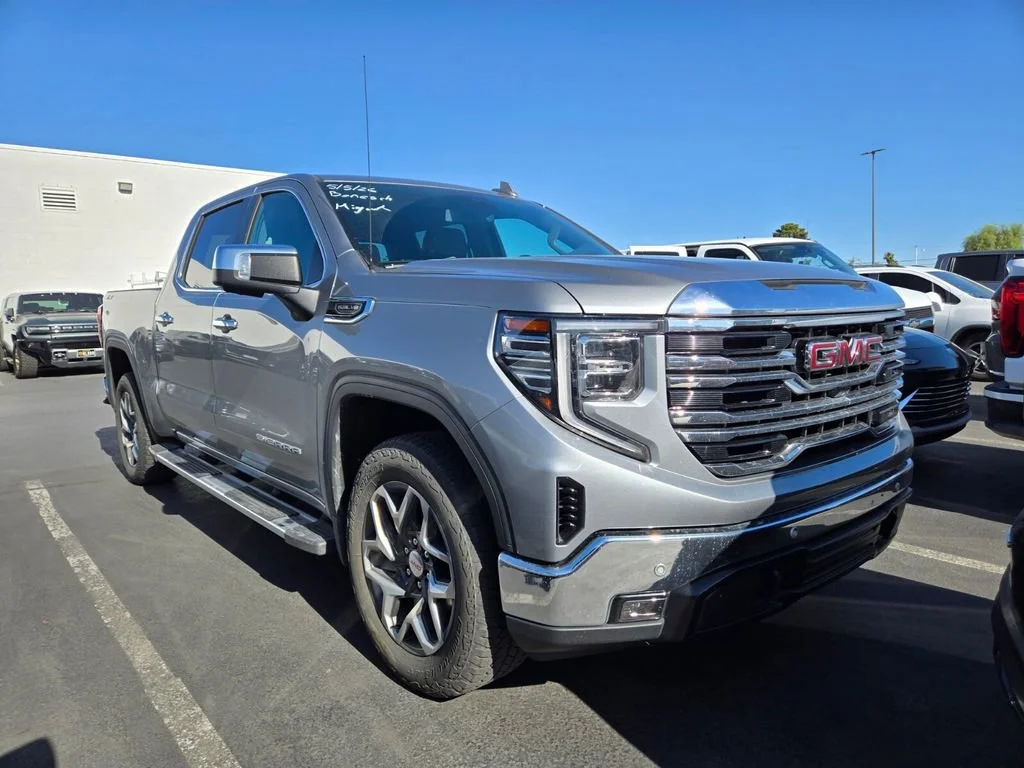 2024 GMC Sierra 4WD Crew Cab Short Box SLT's photo