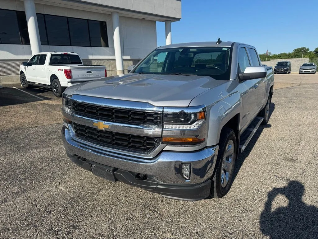 Certified 2018 Chevrolet Silverado 1500 LT with VIN 3GCUKRER6JG391319 for sale in Kansas City