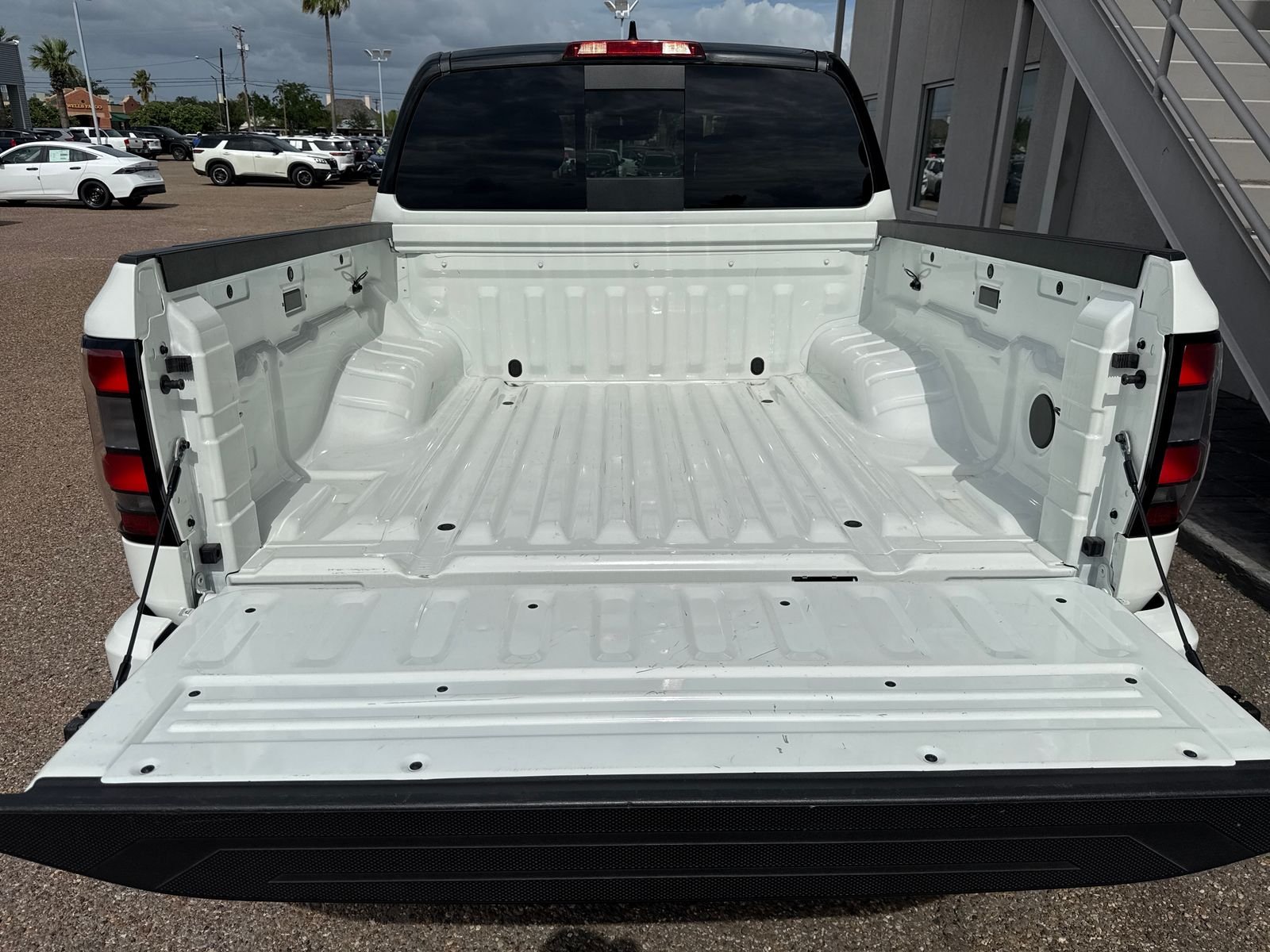Used 2025 White Nissan PRO-4X image 25