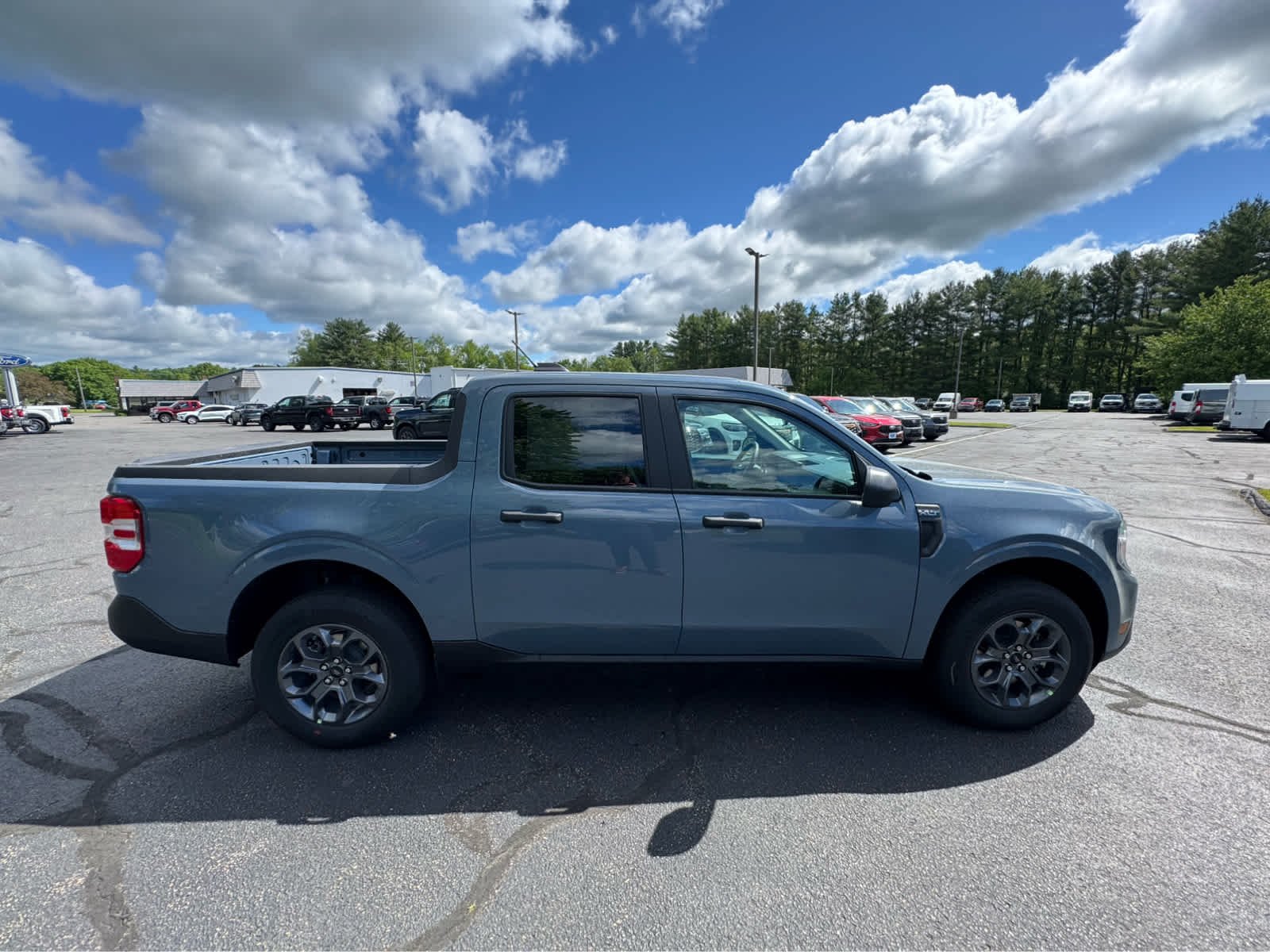 New 2026 Azure Gray Metallic Tri-Coat Ford XLT image 7