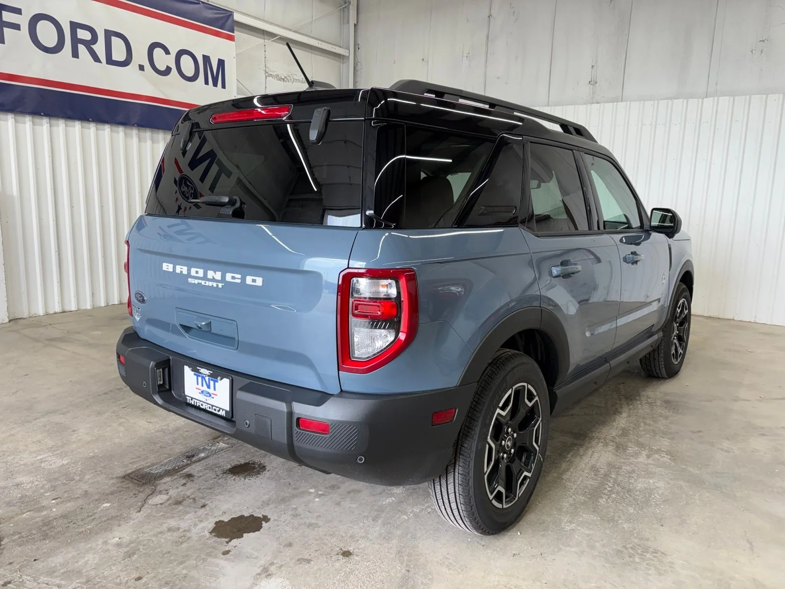 Certified Used 2025 Azure Gray Metallic Ford Outer Banks image 7