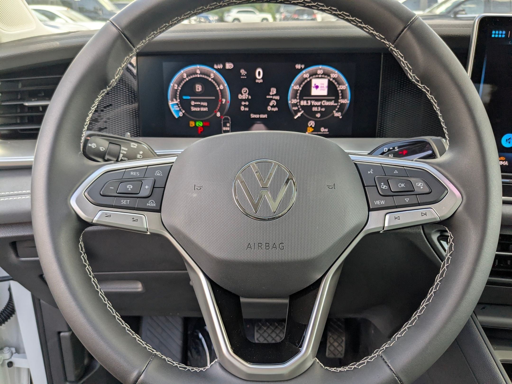 New 2026 Pure White Volkswagen SE image 9