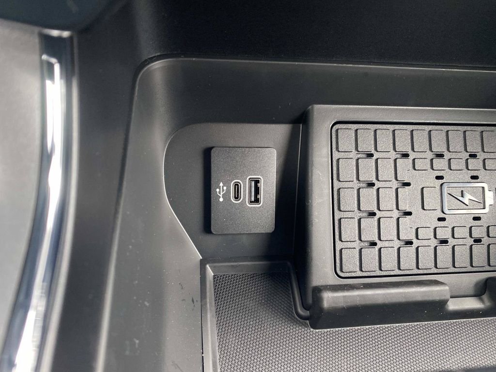 New 2026 Oxford White Ford XLT image 19