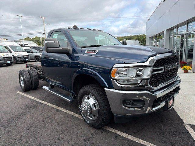 2024 RAM 3500 Chassis Cab TRADESMAN