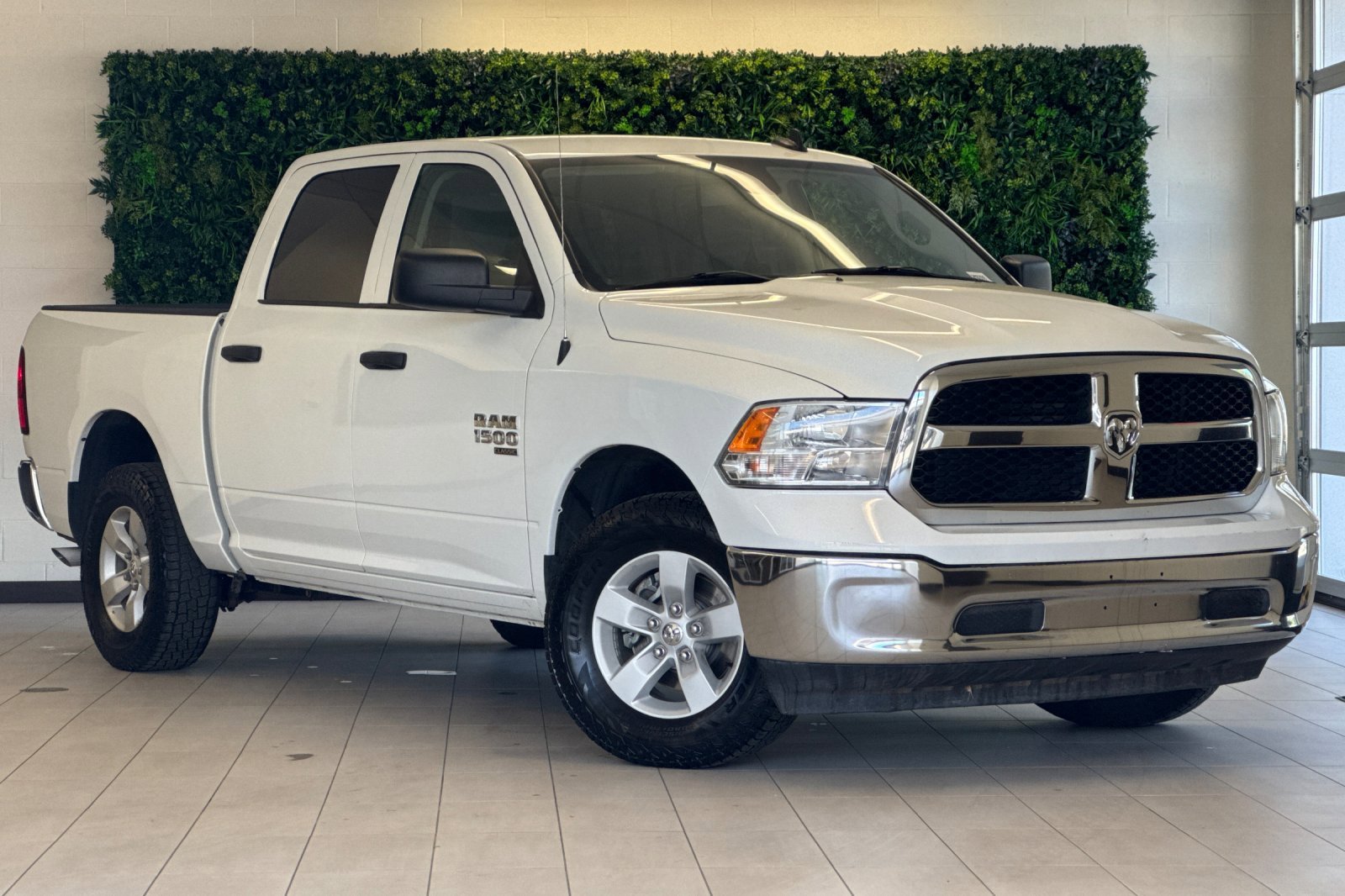 2023 RAM 1500 Classic SLT 4x4 Crew Cab 5'7's photo