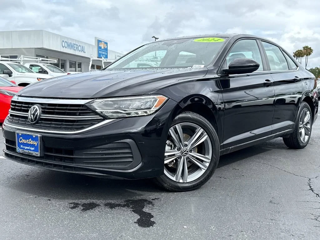 Used 2024 Black Volkswagen SE image 2