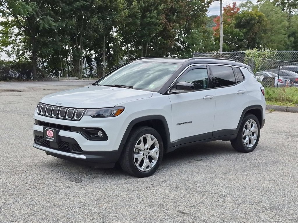 Used 2022 White Jeep Limited image 9