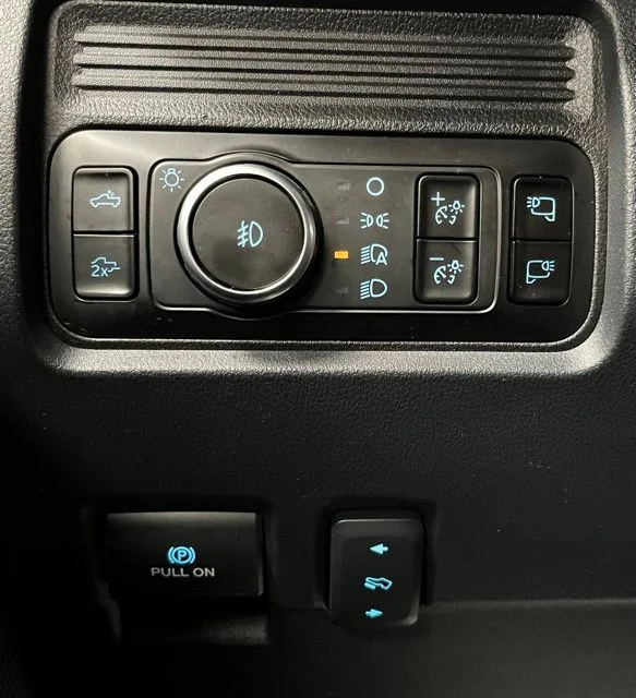 Used 2025 Black Ford Lariat image 32