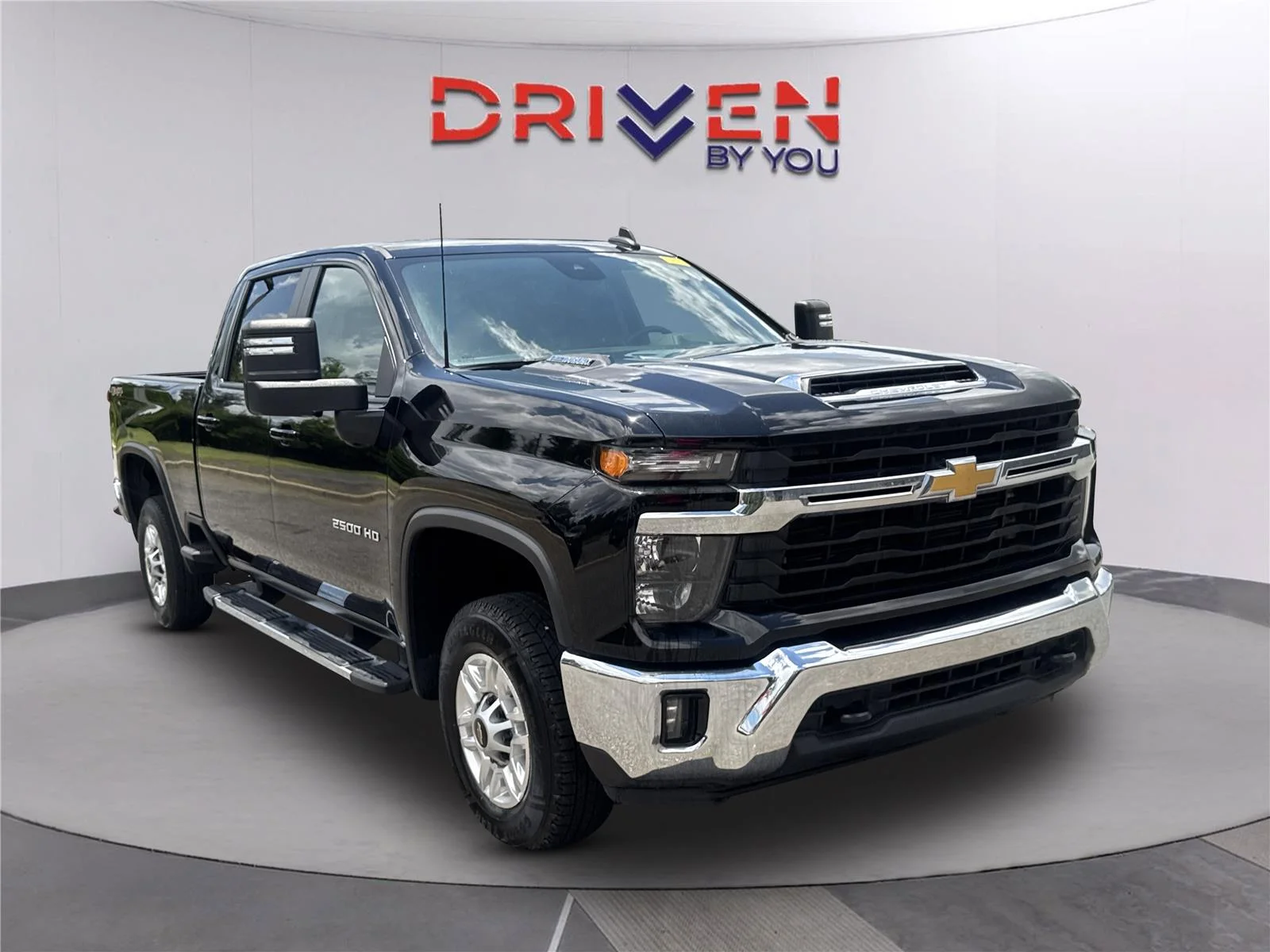 Used 2025 Black Chevrolet LT image 2