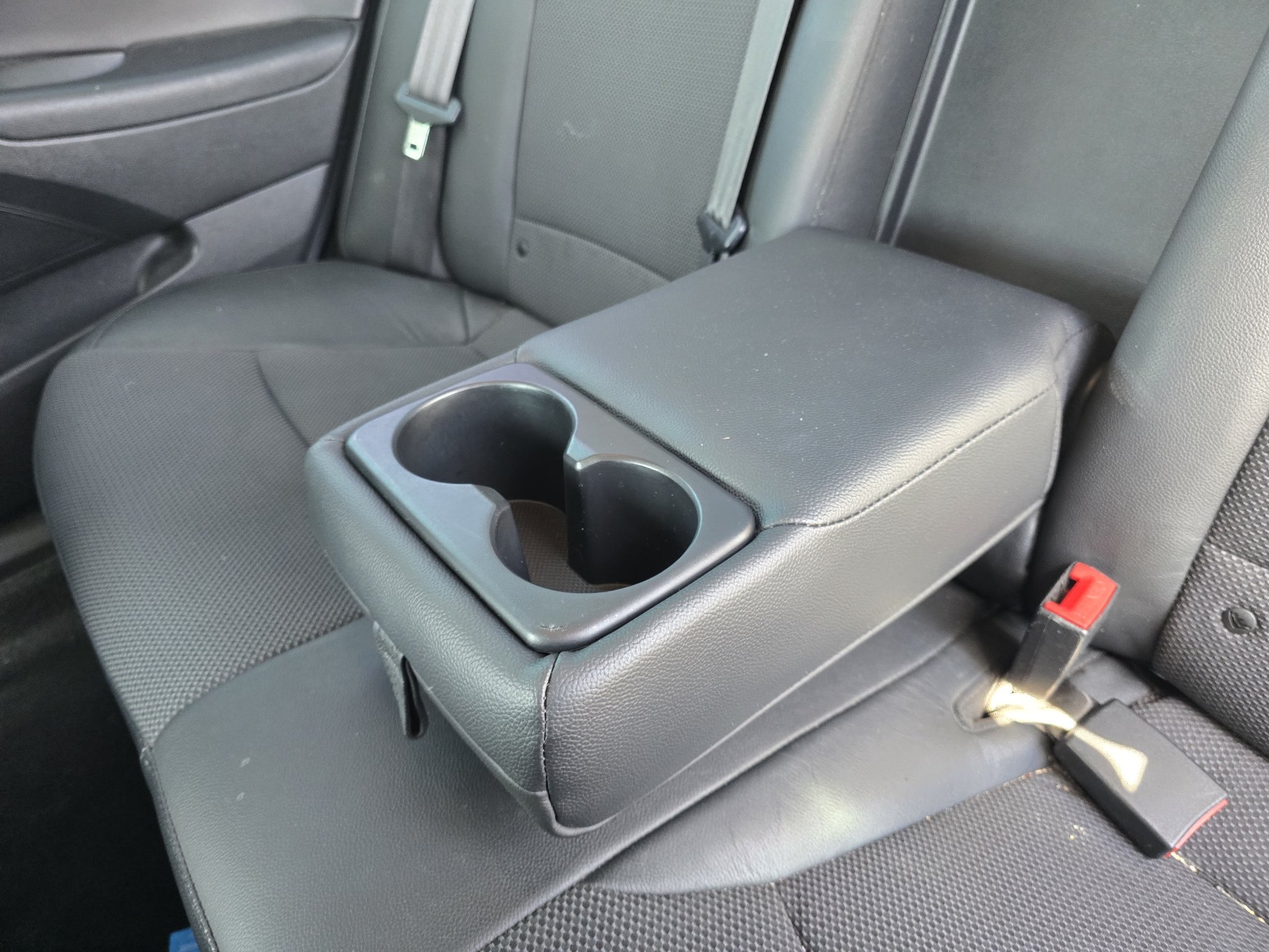 Used 2013 Midnight Black Mica Hyundai SE image 27