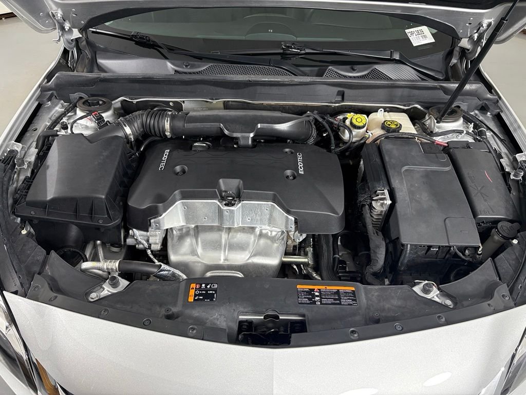 Used 2015 Silver Chevrolet LT image 40