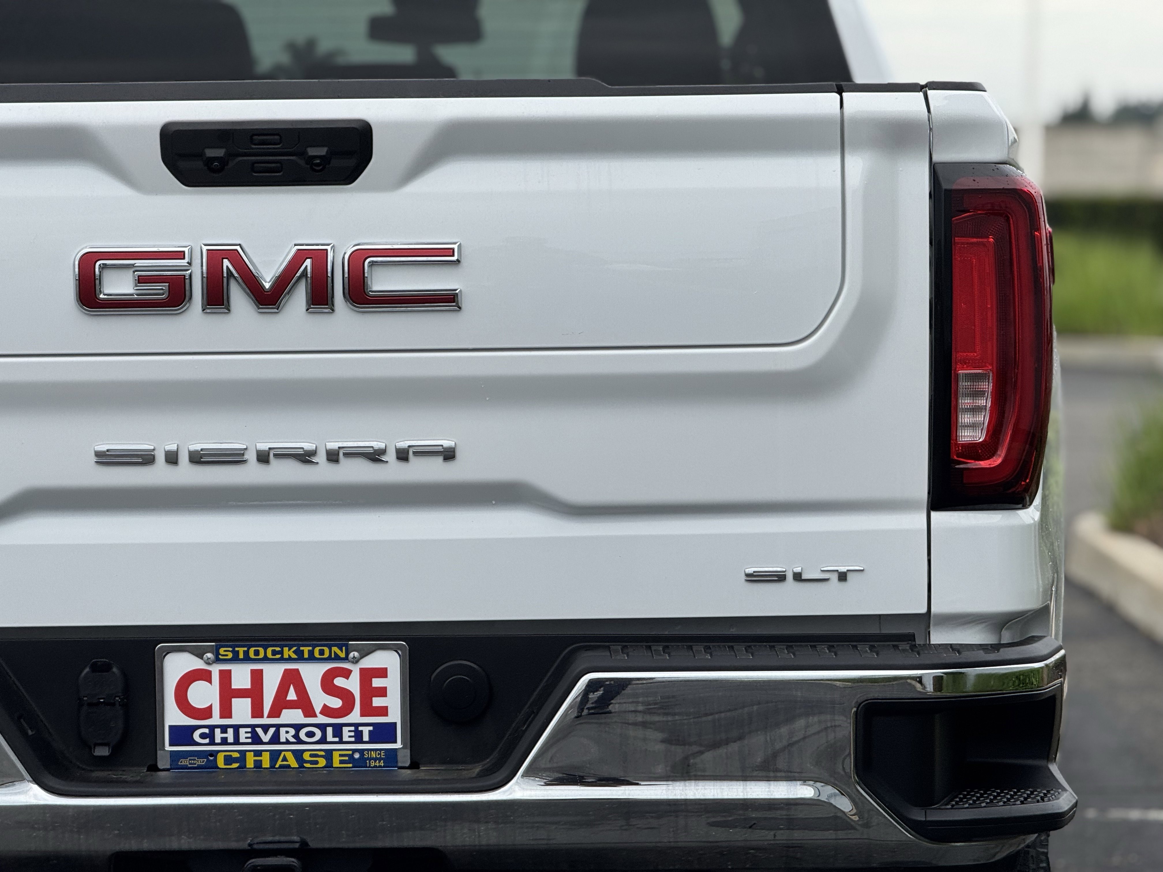2025 GMC Sierra 1500 SLT - Photo 7