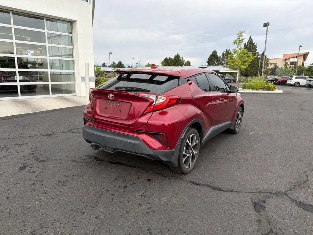 Used 2018 Red Toyota XLE image 5