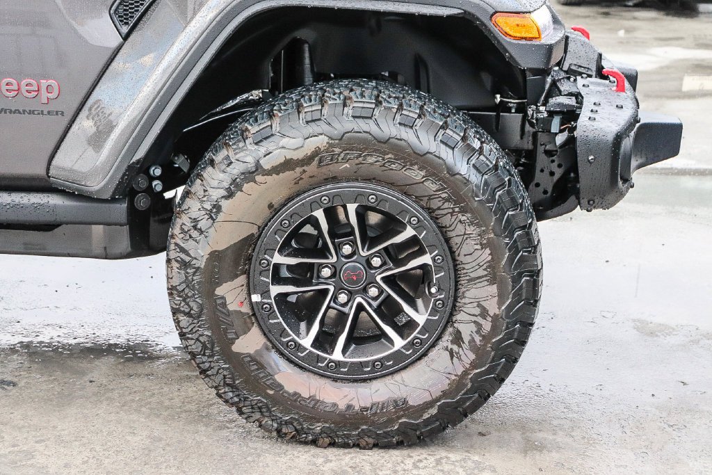 New 2026 Granite Crystal Metallic Clearcoat Jeep Rubicon X image 11