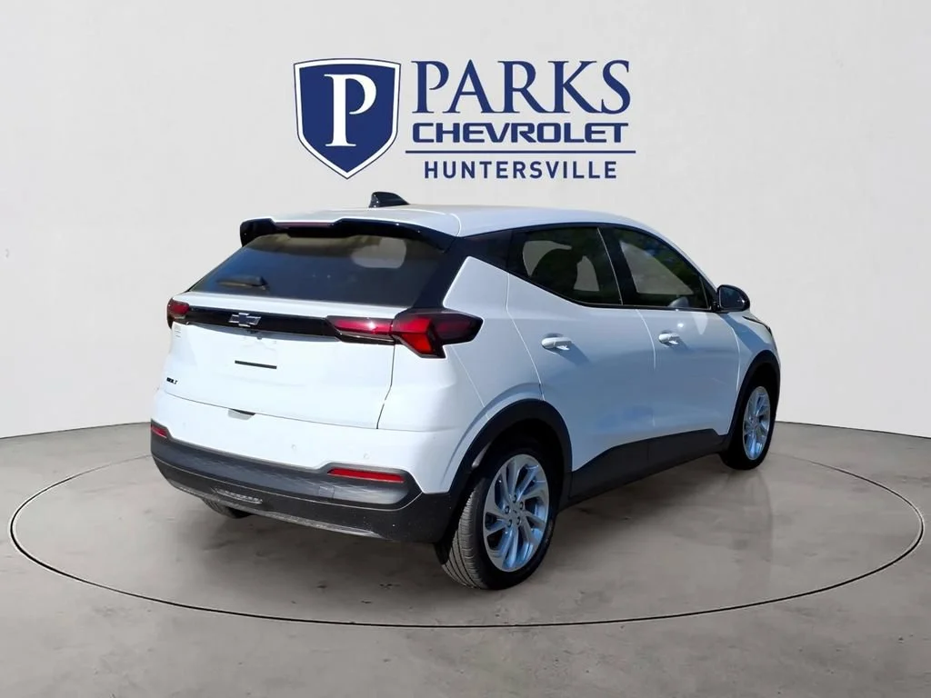2027 Chevrolet Bolt LT - Photo 32