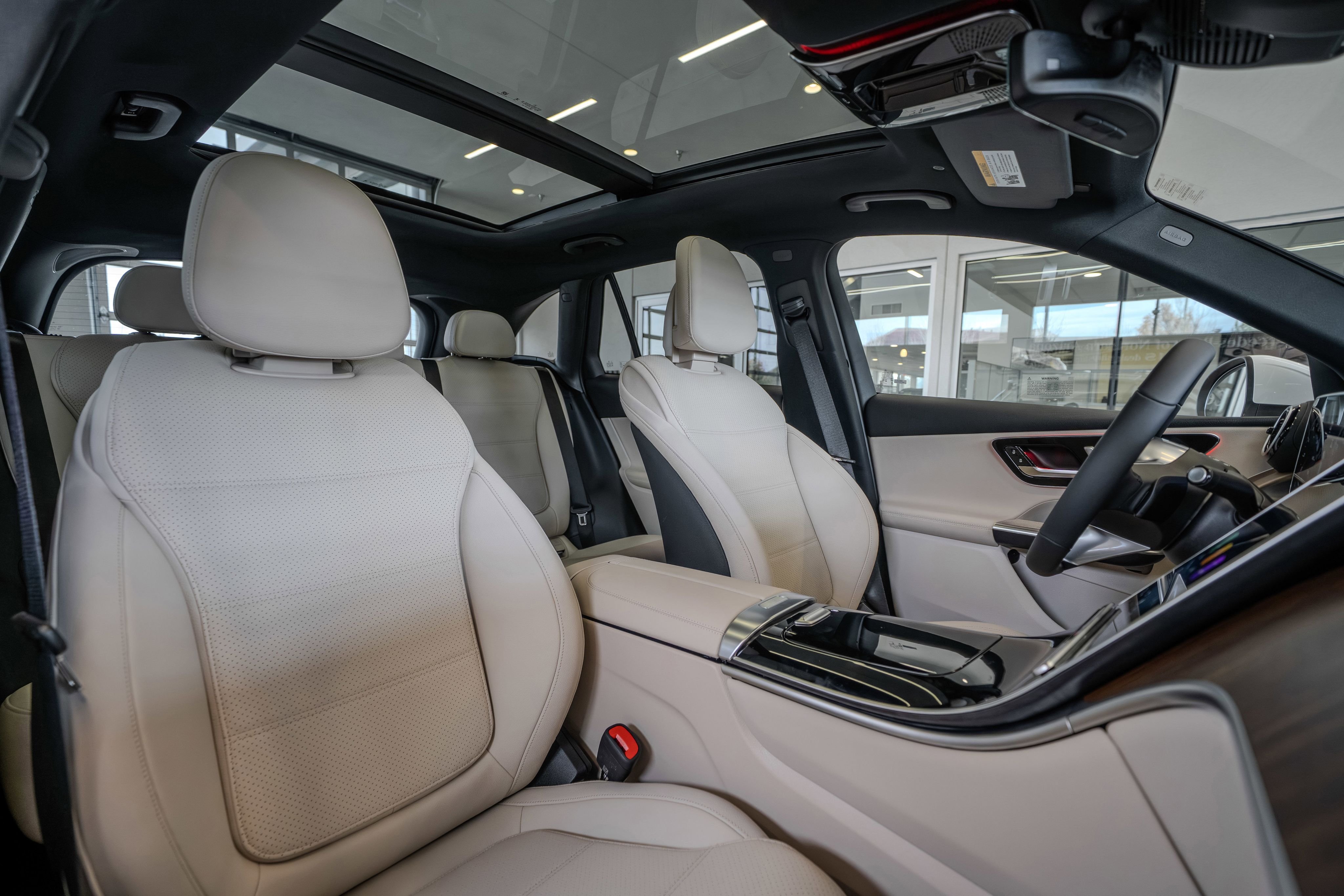 New 2026 Polar White Mercedes-Benz GLC 300 image 29