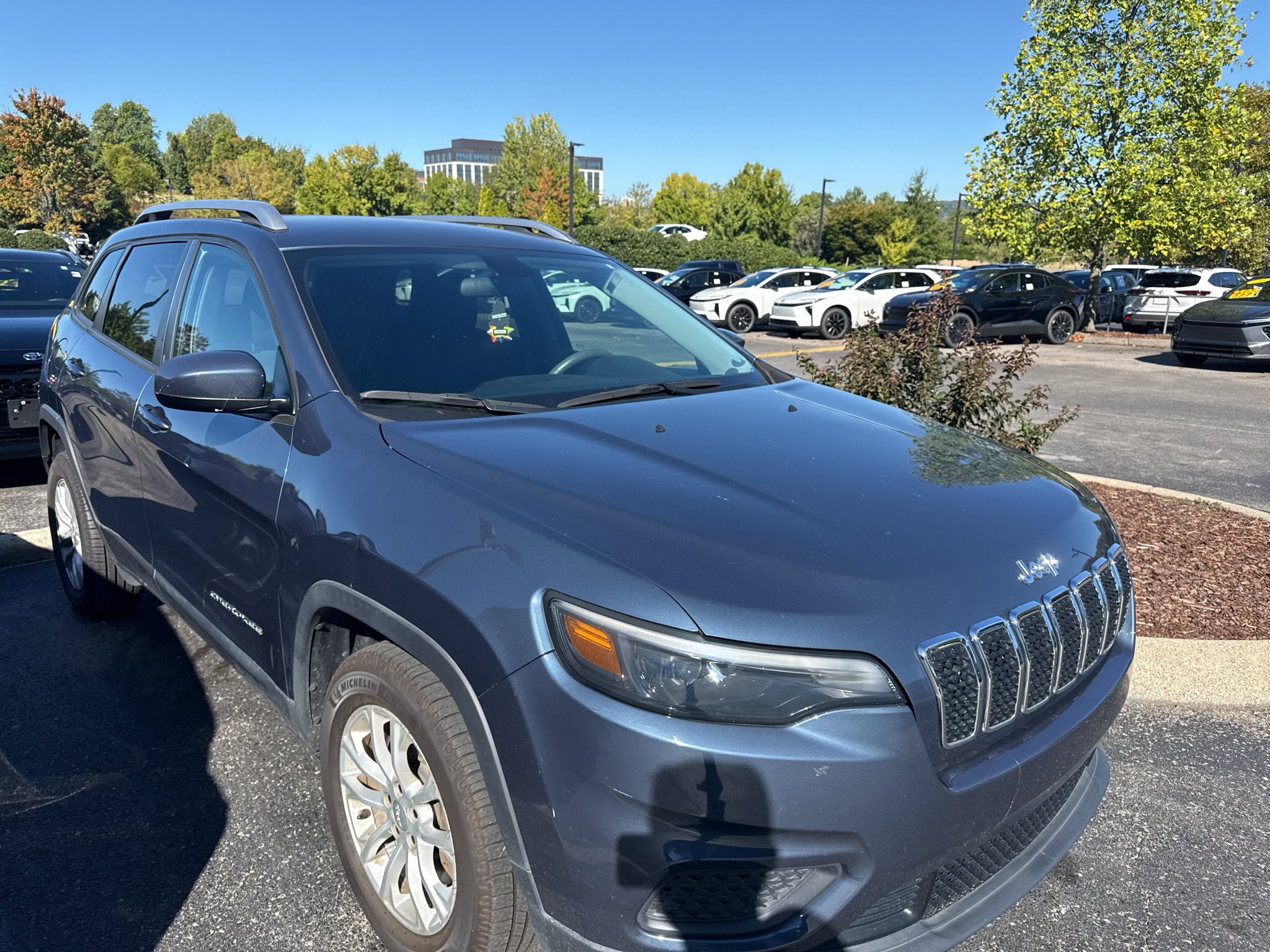 Used 2020 SLATE BLUE PEARLCOAT Jeep Latitude image 1