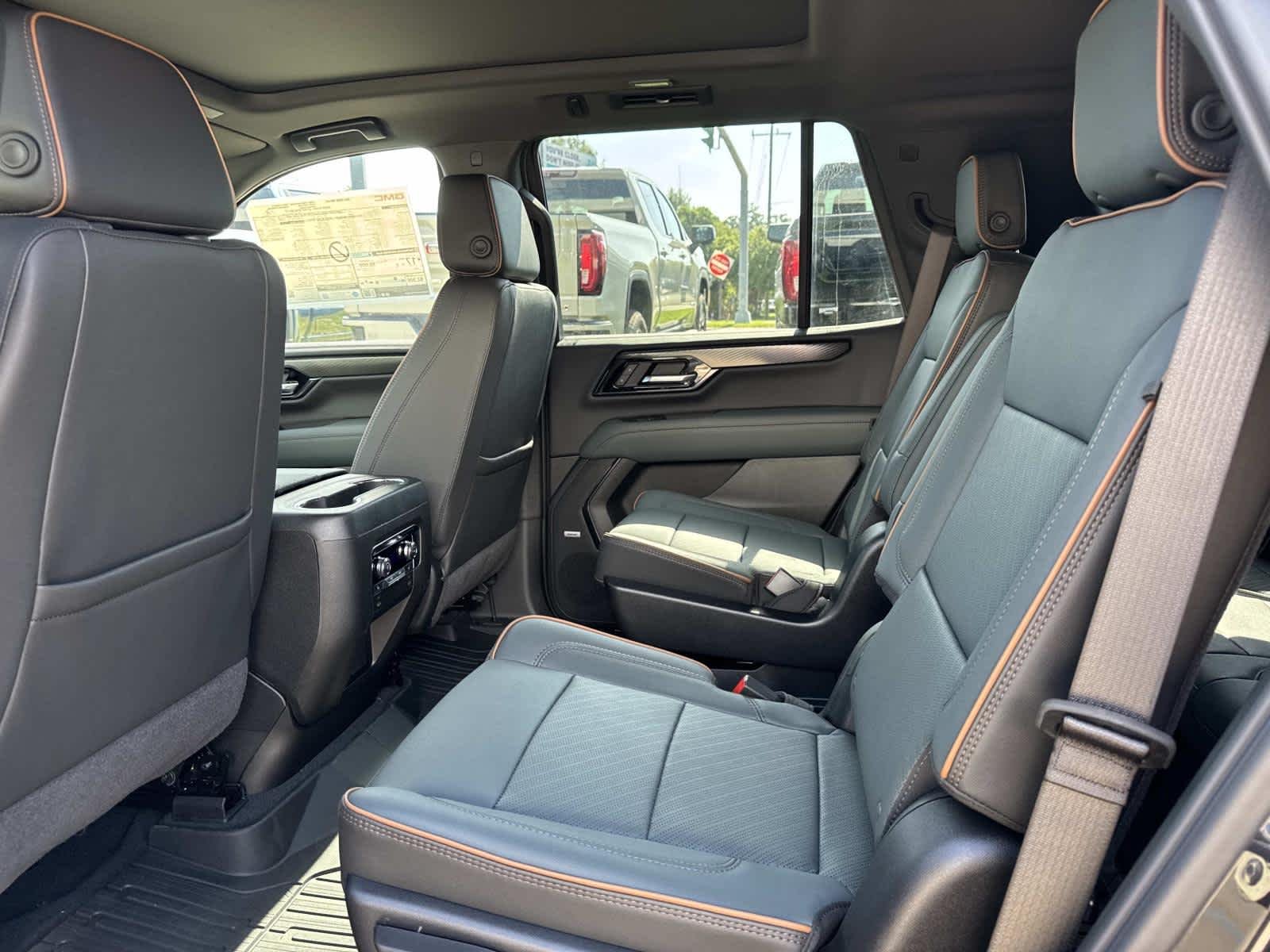 2026 GMC Yukon AT4 - Photo 9