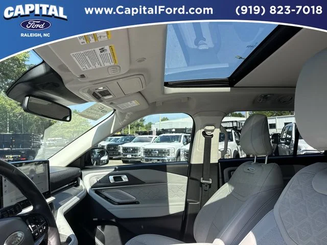 Used 2025 White Ford Platinum image 22