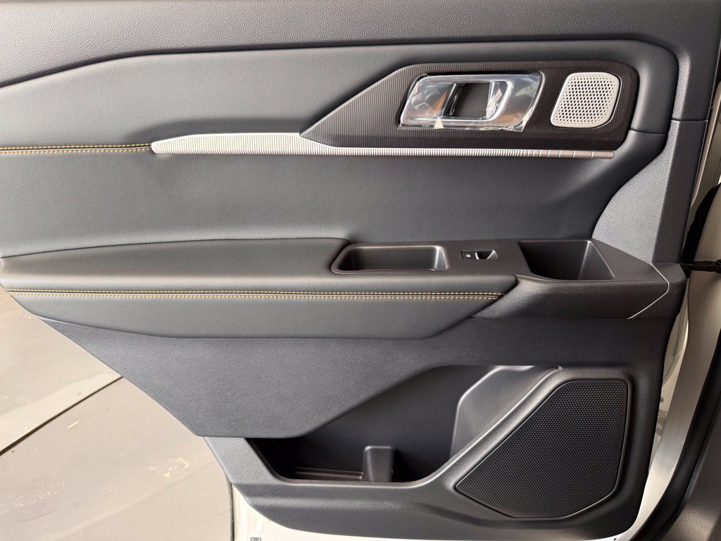 New 2026 Star White Metallic Tri-Coat Ford Tremor® image 64