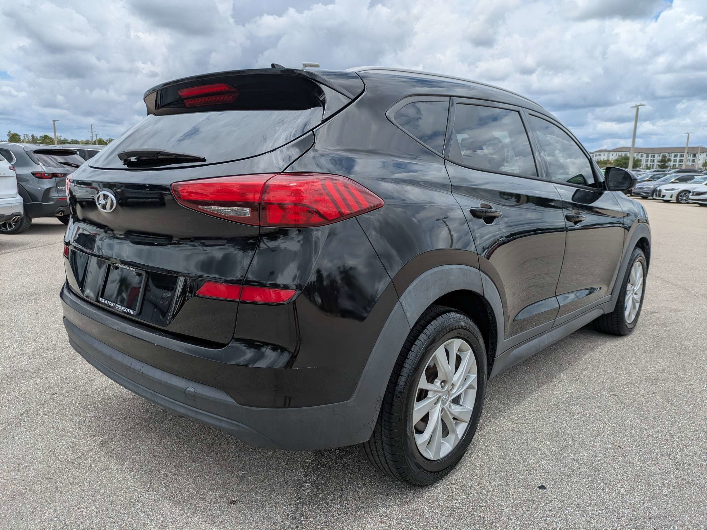 Used 2019 Black Noir Pearl Hyundai Value image 5