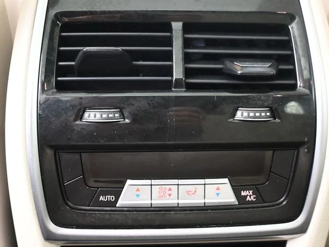 Used 2022 Black BMW sDrive40i image 14