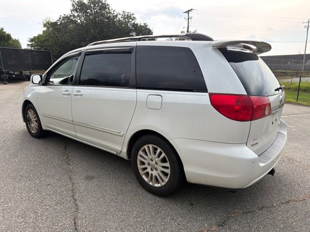 Used 2008 White Toyota XLE image 5