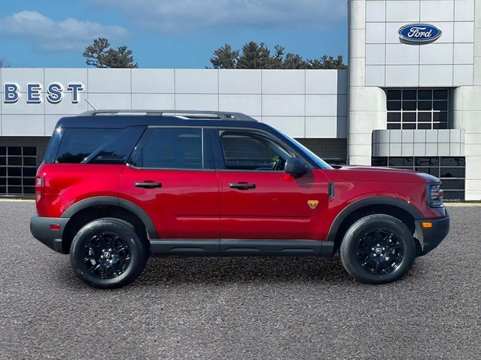 Used 2025 Ruby Red Metallic Tinted Clearcoat Ford Badlands image 8