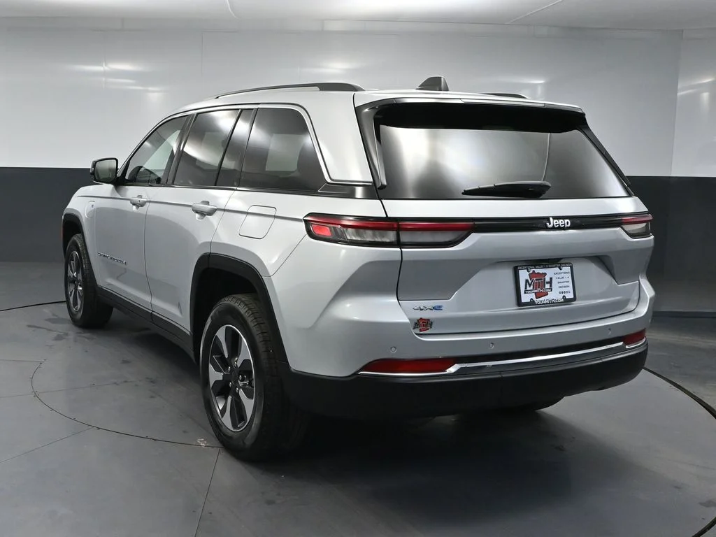Certified Used 2022 Silver Jeep 4xe image 8