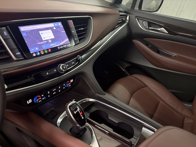 Used 2021 White Frost Tricoat Buick Avenir image 34