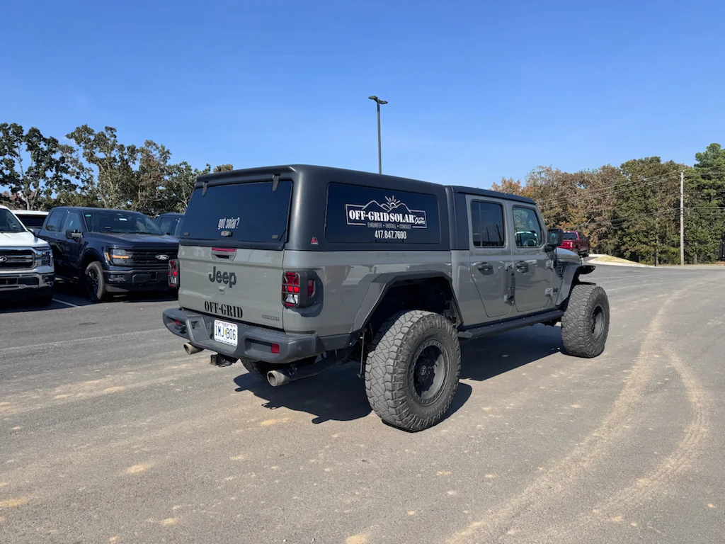 Used 2020 Sting-Gray Clearcoat Jeep Sport image 5