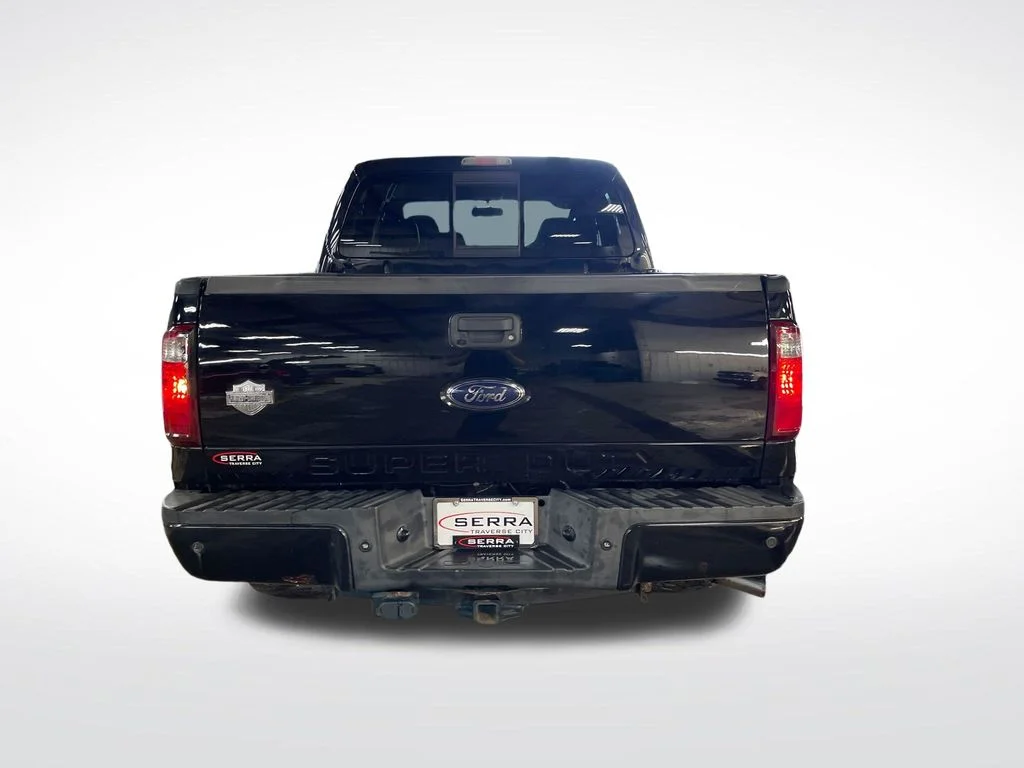 Used 2010  Ford XL image 4