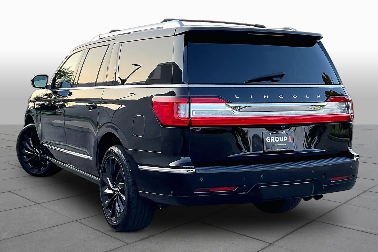 Used 2021 Infinite Black Lincoln Reserve image 12