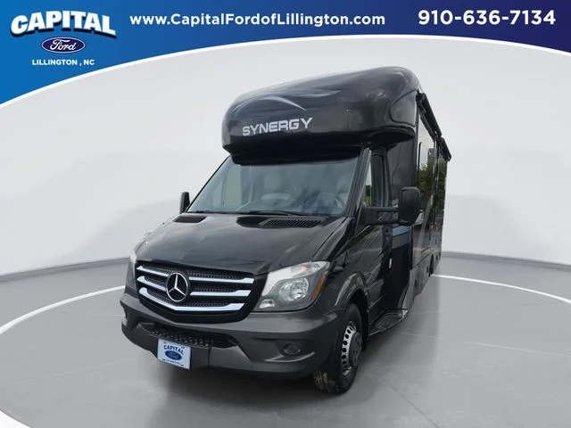 Used 2016  Mercedes-Benz Base image 1