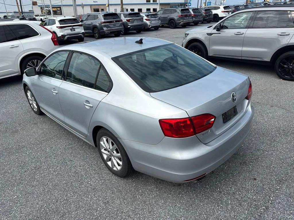 Used 2014 Reflex Silver Metallic Volkswagen 1.8T SE image 10