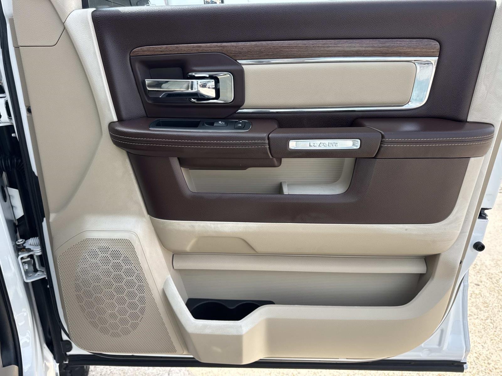 Used 2018 Bright White Clearcoat Ram Laramie image 13