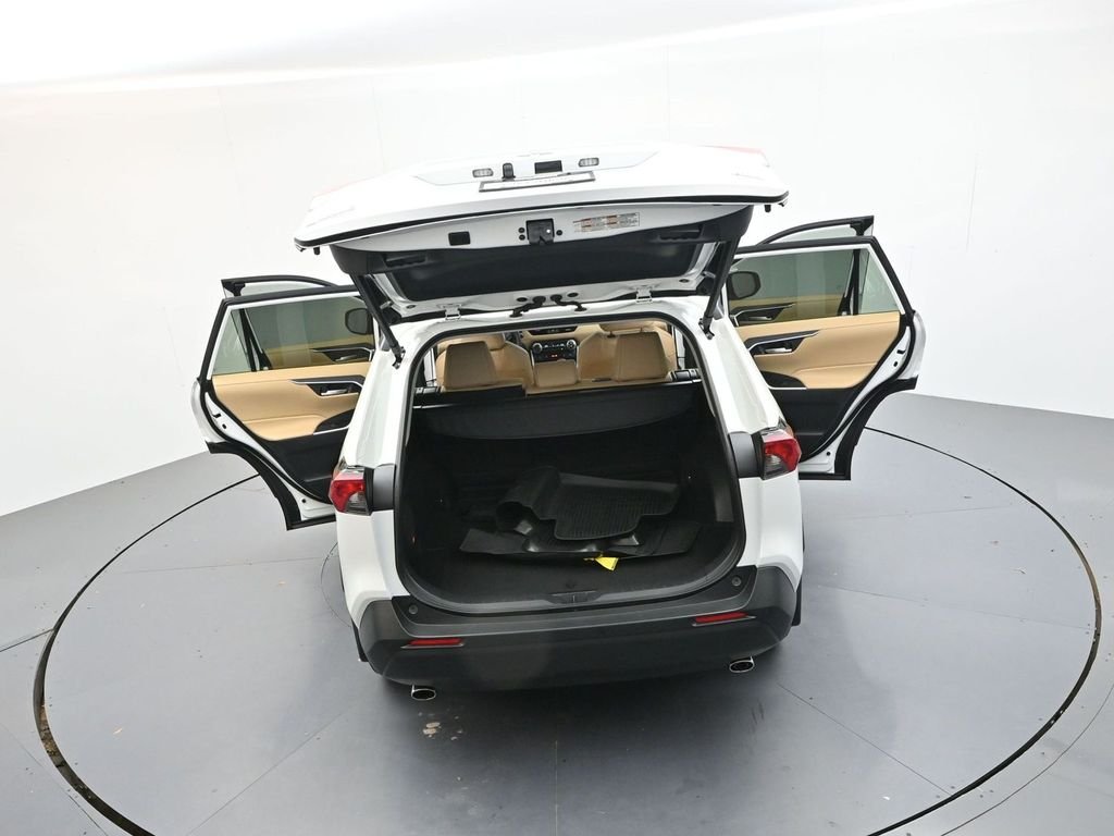 Used 2025 Beige Toyota XLE Premium image 30