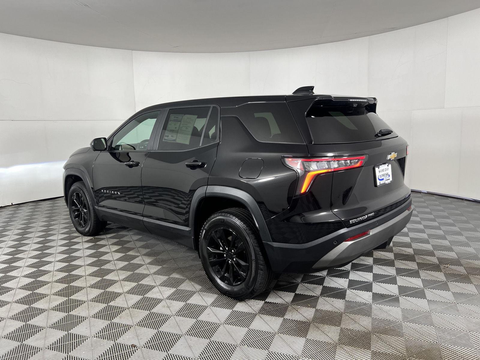 Used 2025 Mosaic Black Metallic Chevrolet AWD LT image 6