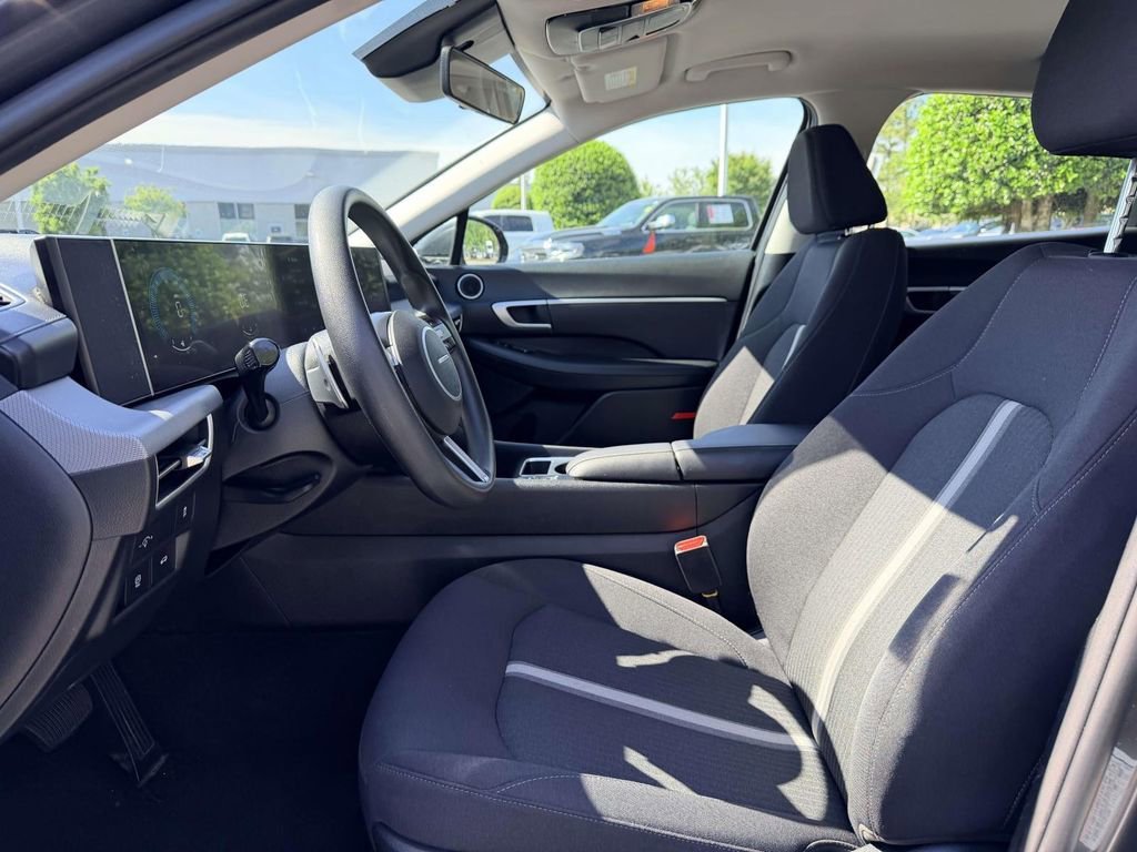 Used 2025 Portofino Gray Hyundai SEL image 20