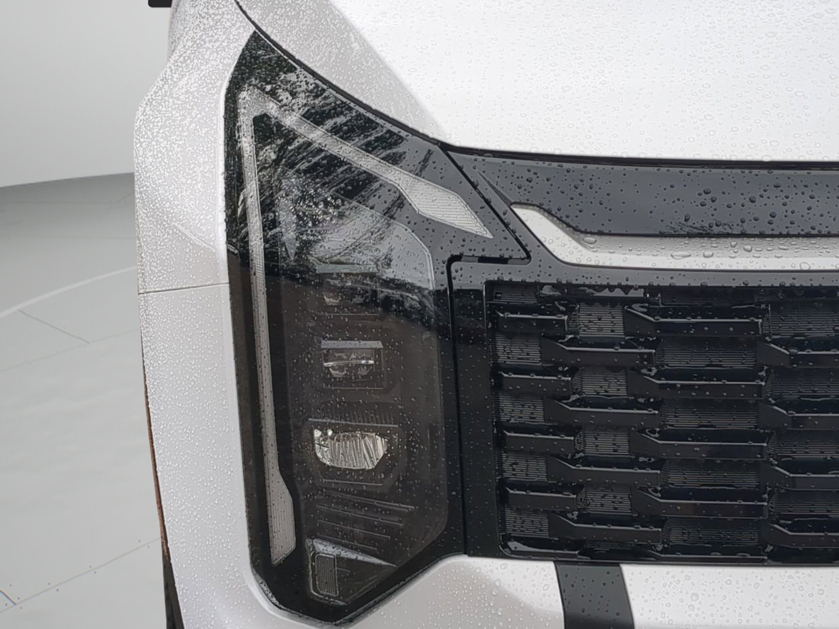 New 2026 Glacial White Pearl Kia EX image 12