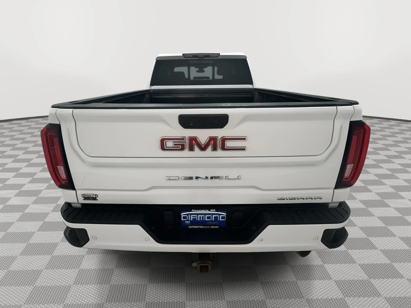 Used 2021 White Frost Tricoat GMC Denali image 4