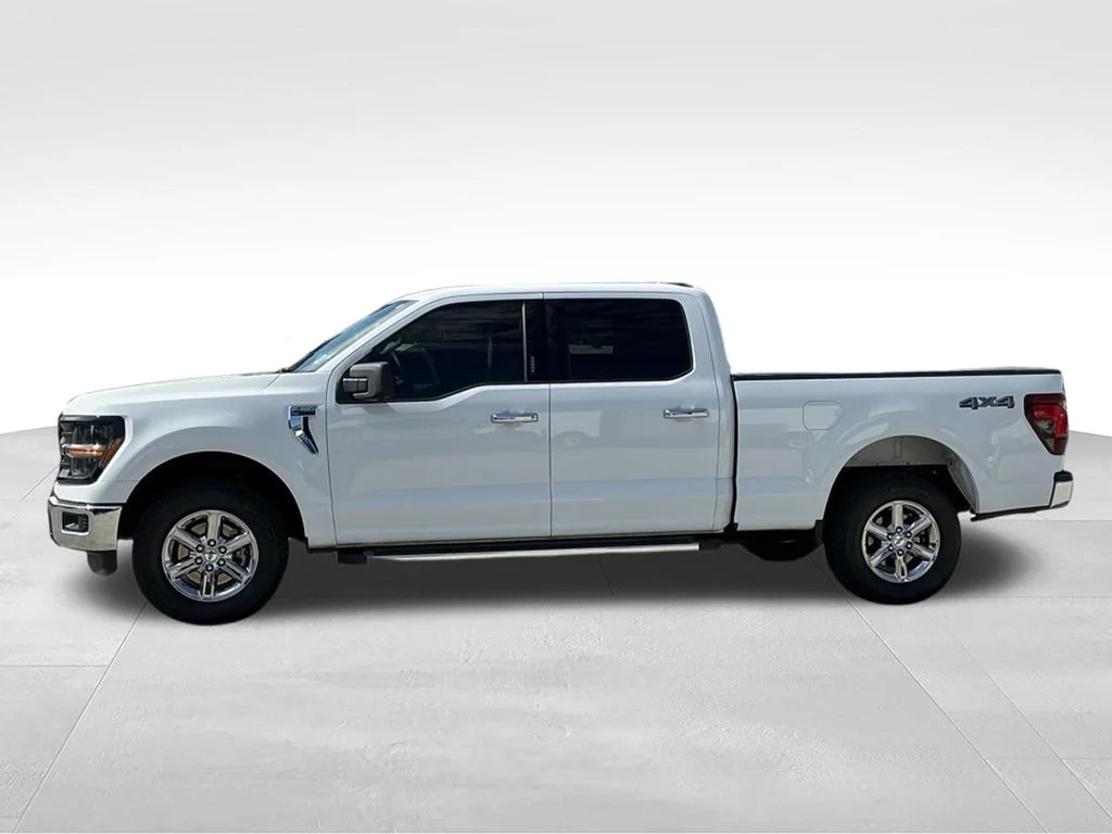 Used 2024  Ford XLT image 3