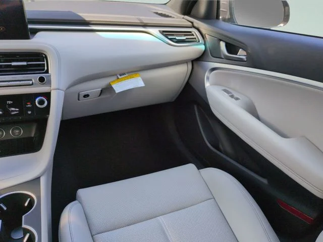 Used 2025 Silver Genesis 2.5T image 19