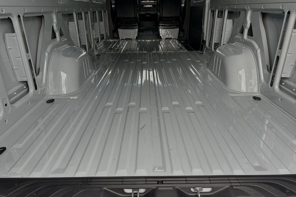 Used 2024 Silver Mercedes-Benz Cargo 170 WB image 15