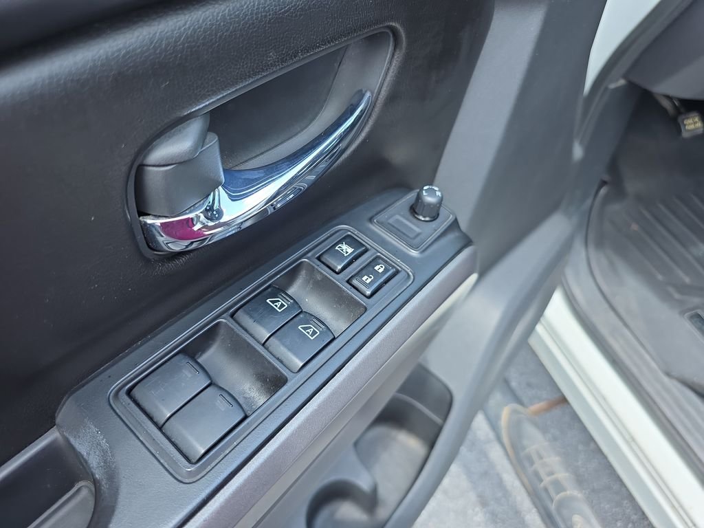 Used 2015 White Nissan PRO-4X image 19