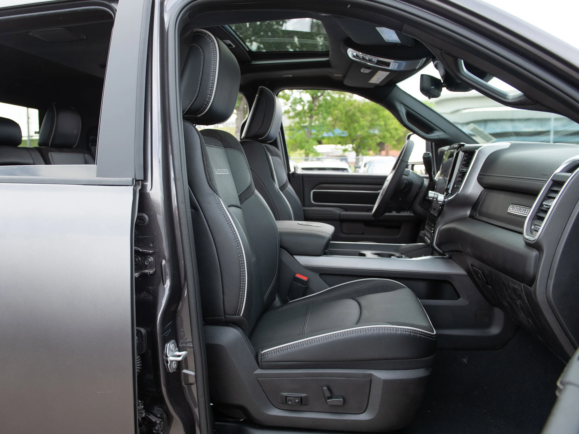 Used 2025 Grey RAM Laramie, 2 Inch image 27